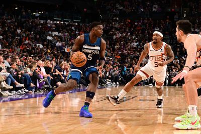Minnesota Timberwolves v Phoenix Suns