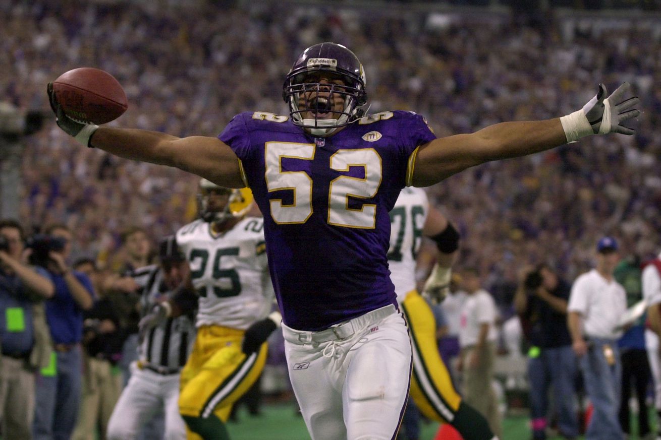 GENERAL INFORMATION: Minnesota Vikings vs. Green Bay Packers at home √± 10/21/2001 IN THIS PHOTO: Minneapolis MN, 10/21/01 Vikes vs Packers----Kailee Wong celebrates his 2nd quarter 27 yard touchdown interception as he picked off Brent Favre.