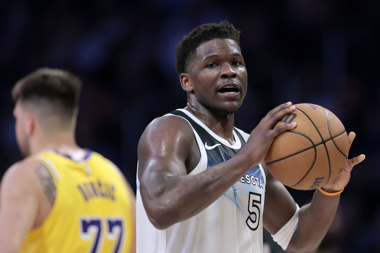 Minnesota Timberwolves v Los Angeles Lakers
