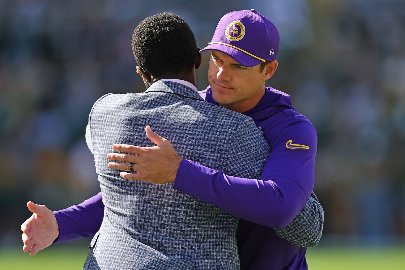 Minnesota Vikings v Green Bay Packers