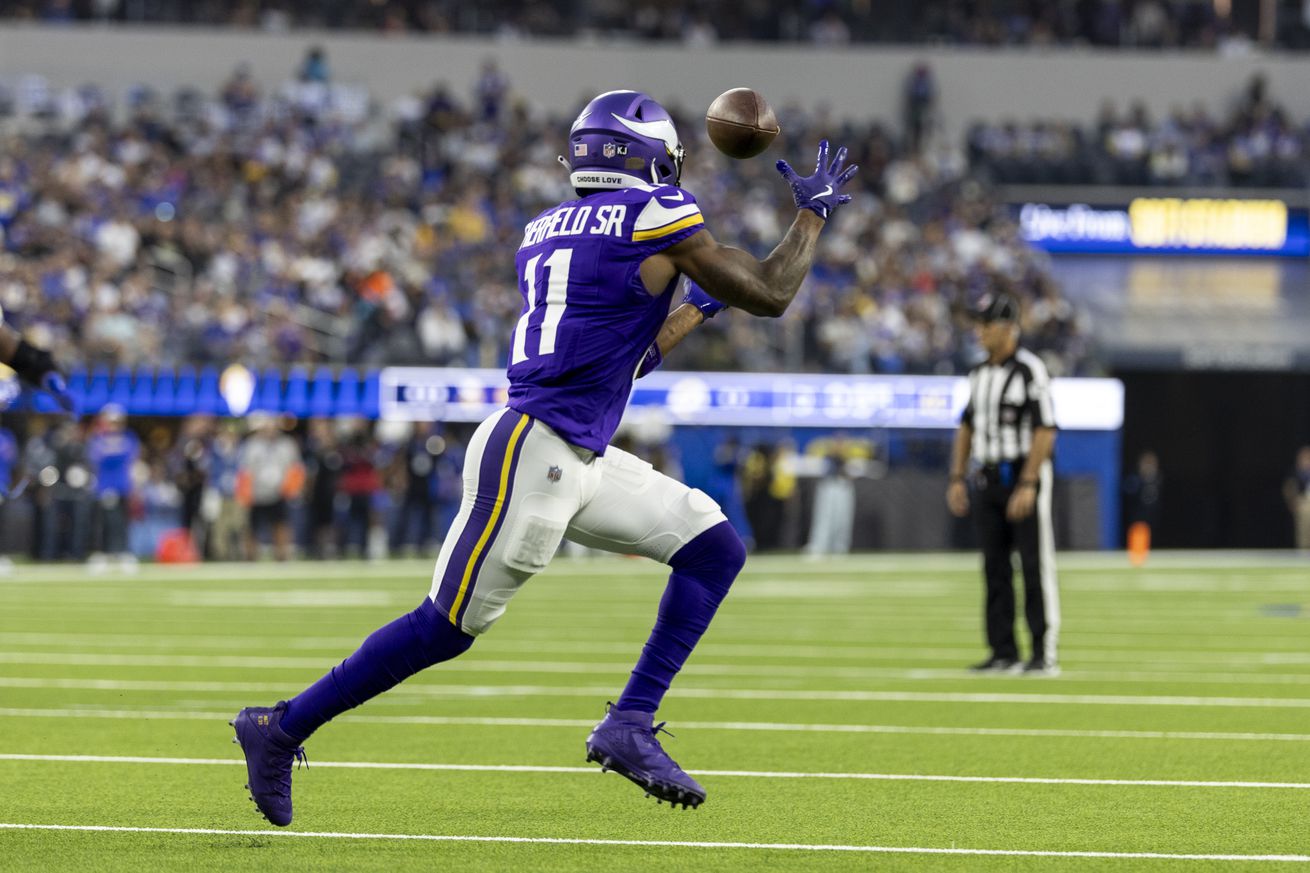 Minnesota Vikings v Los Angeles Rams