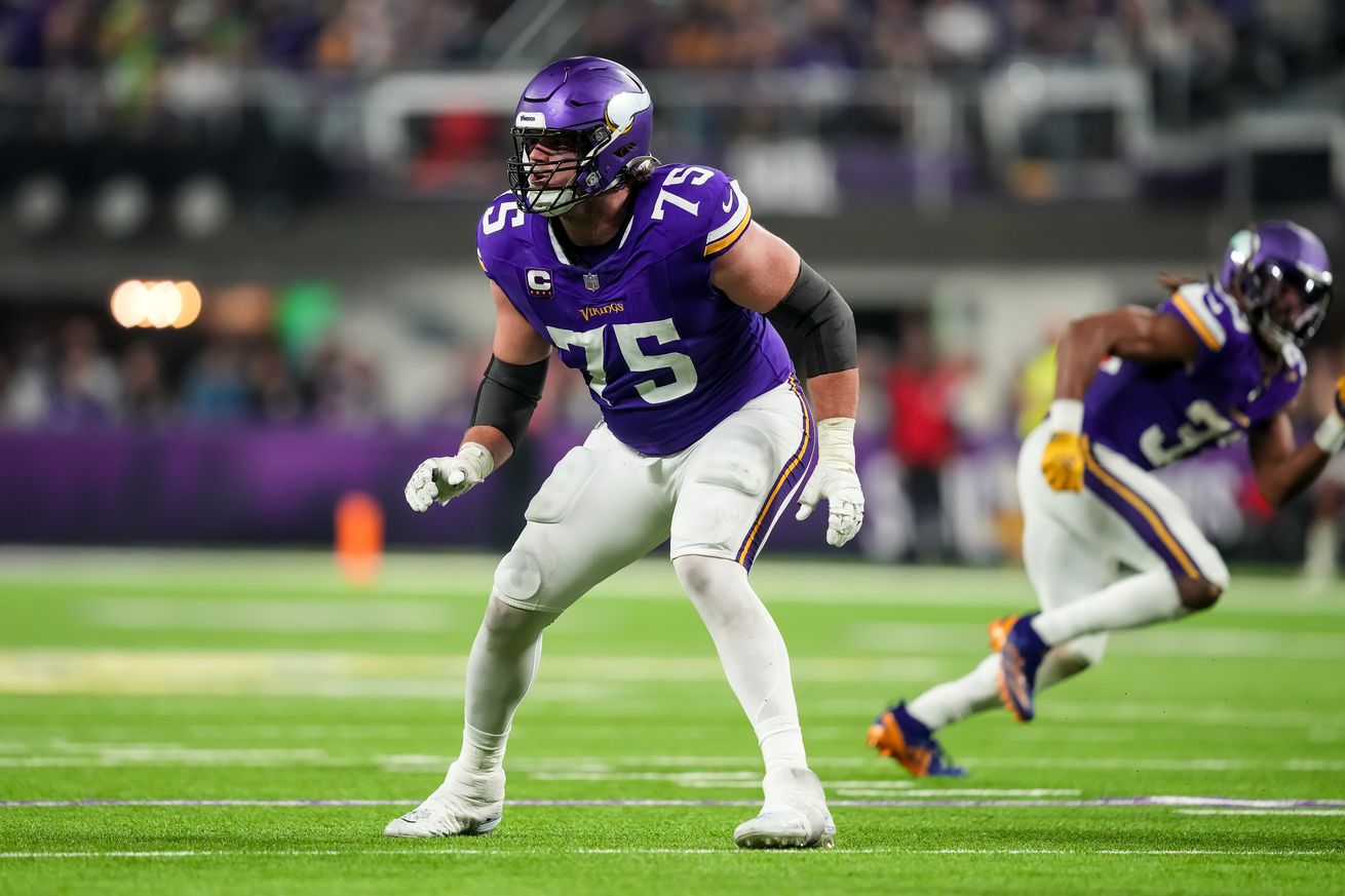 Green Bay Packers v Minnesota Vikings