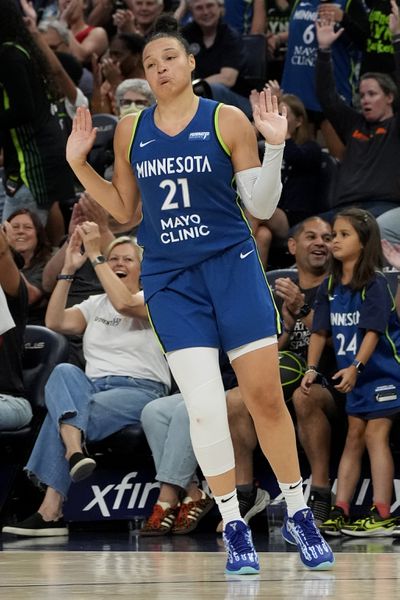 WNBA: Los Angeles Sparks at Minnesota Lynx