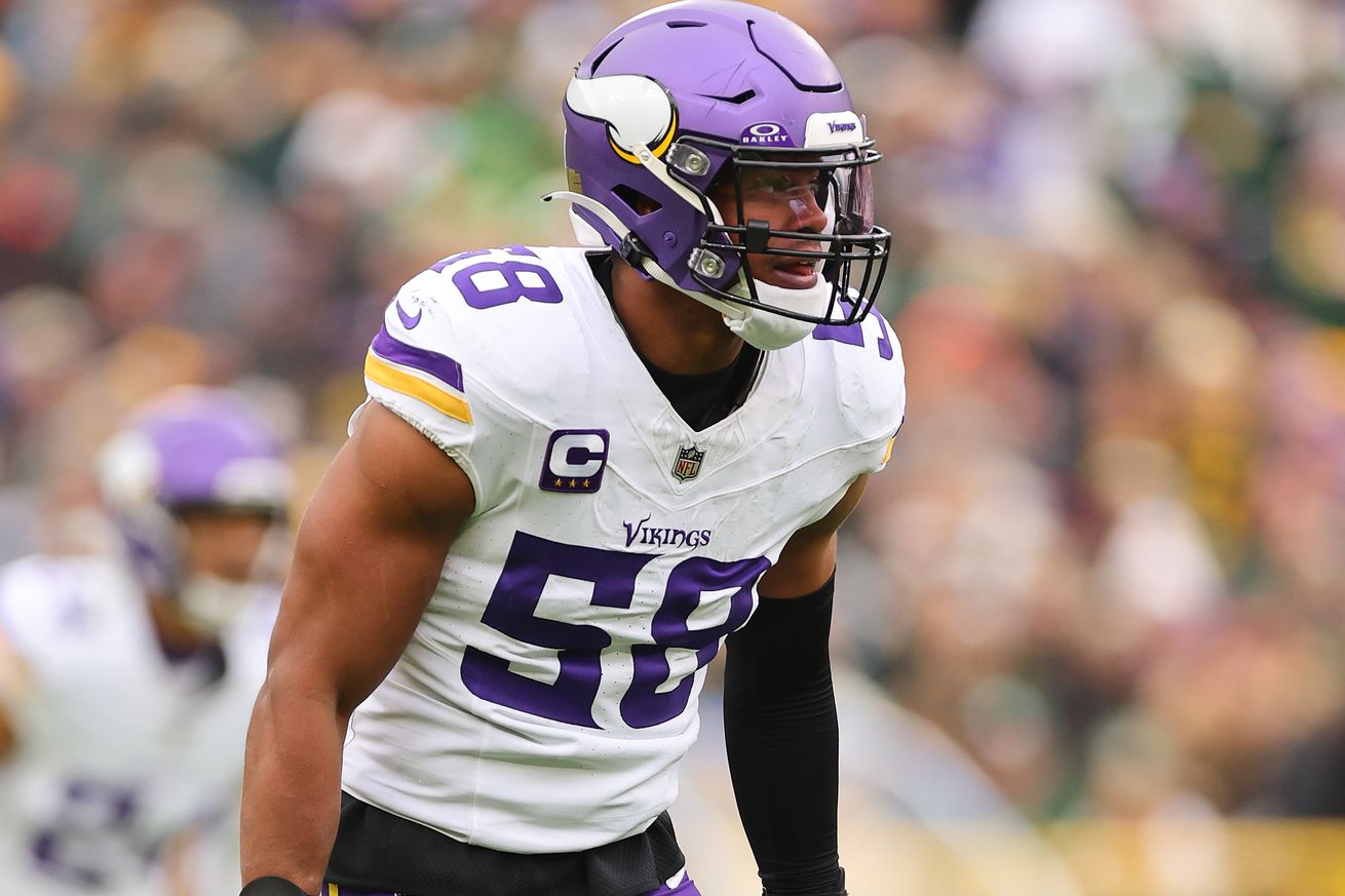 Minnesota Vikings v Green Bay Packers