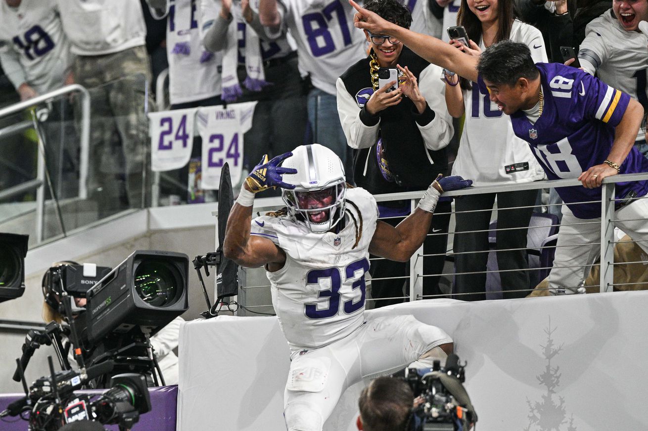 NFL: Chicago Bears at Minnesota Vikings